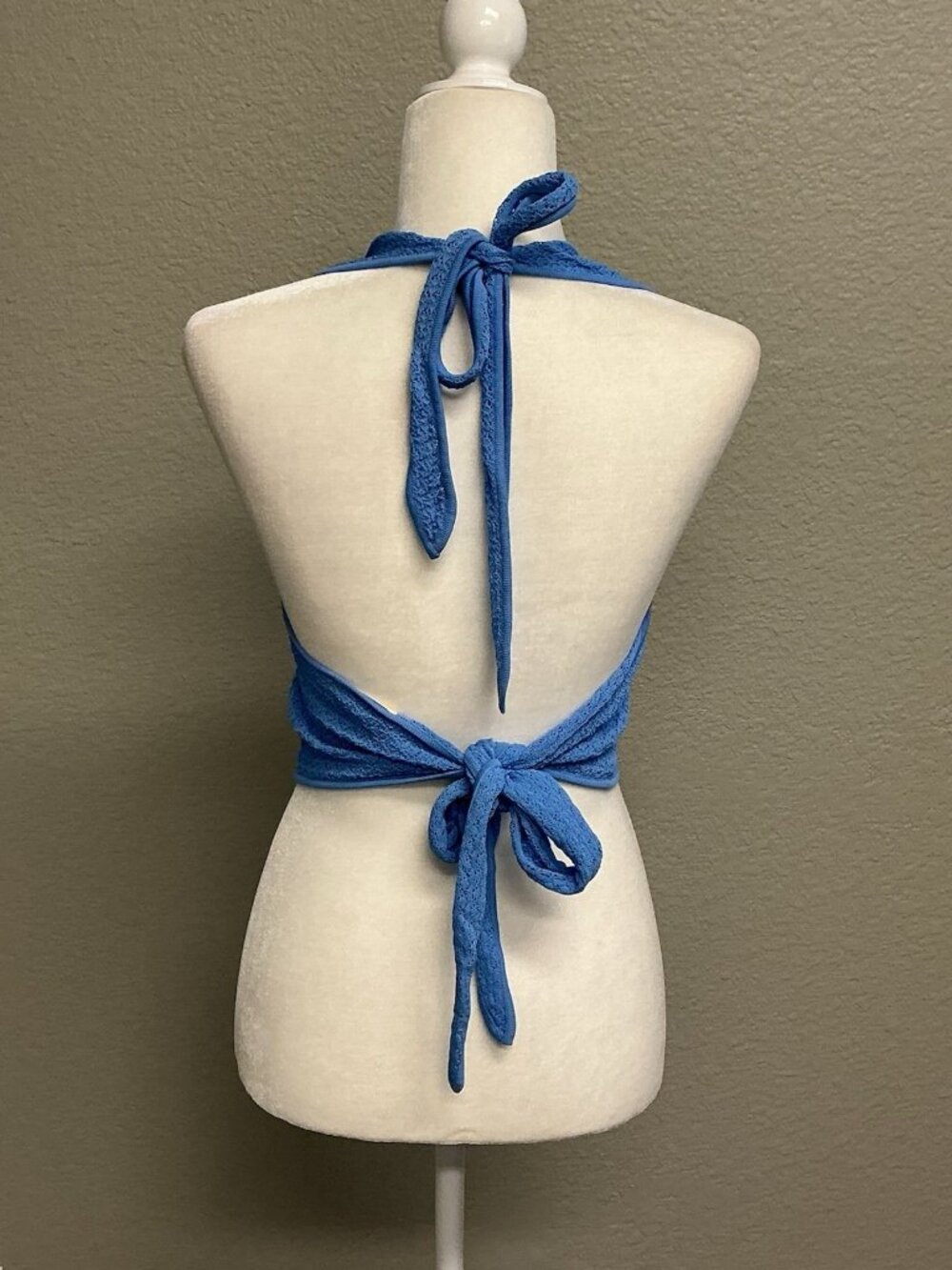 MONDAY SWIMWEAR Women’s Size Large Blue Crochet Halter Top - Picture 8 of 8